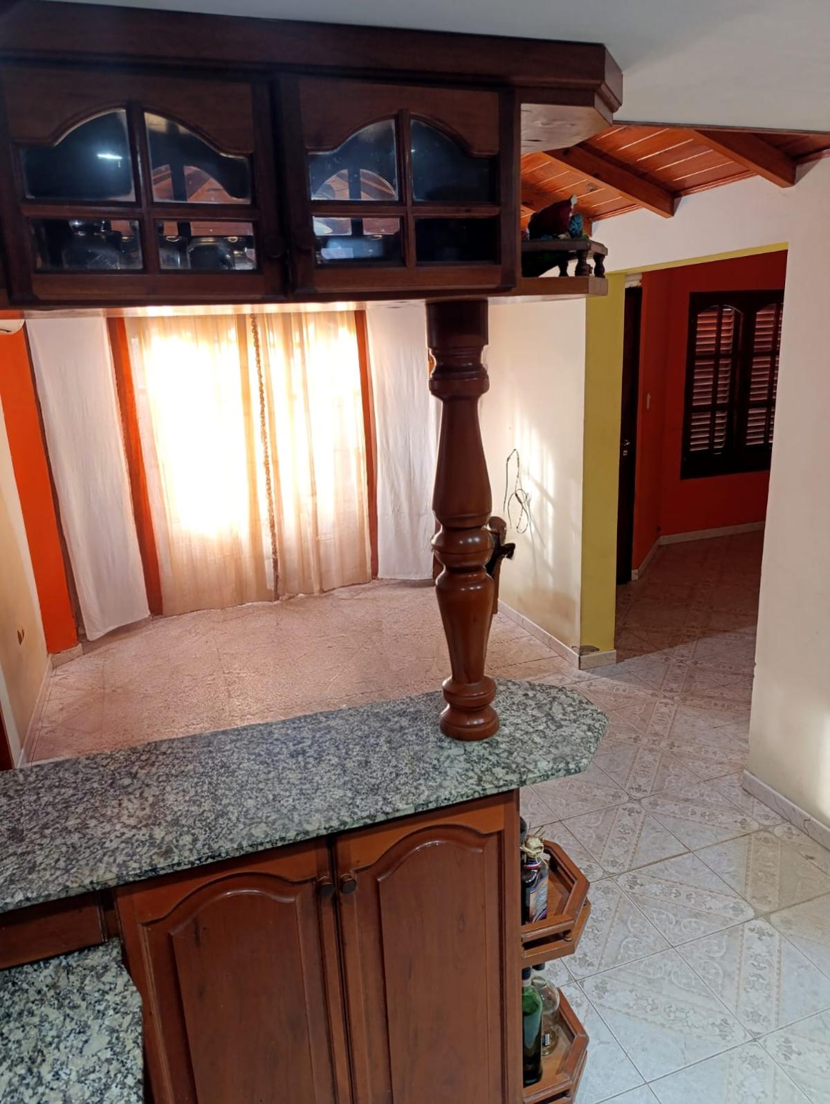 SE VENDE CASA EN ARROYITO