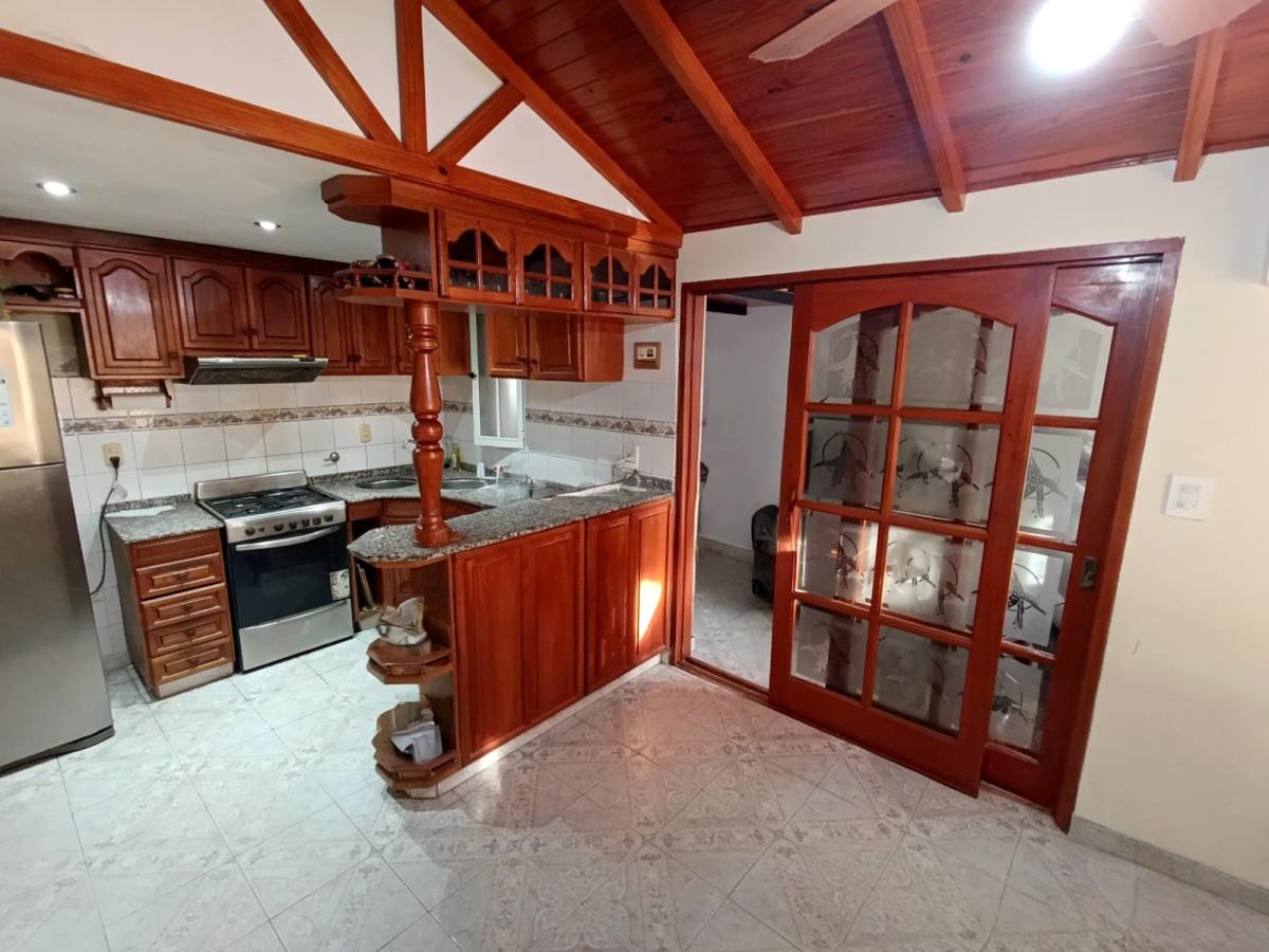SE VENDE CASA EN ARROYITO