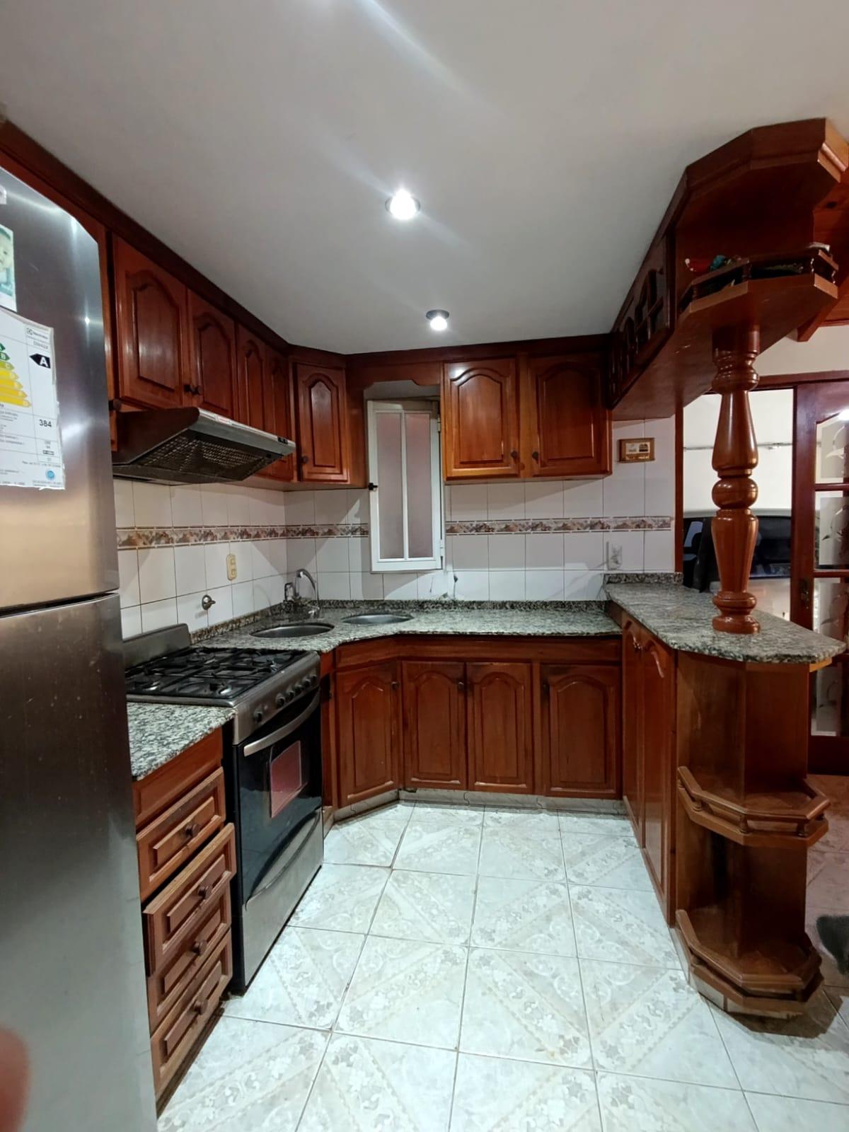 SE VENDE CASA EN ARROYITO