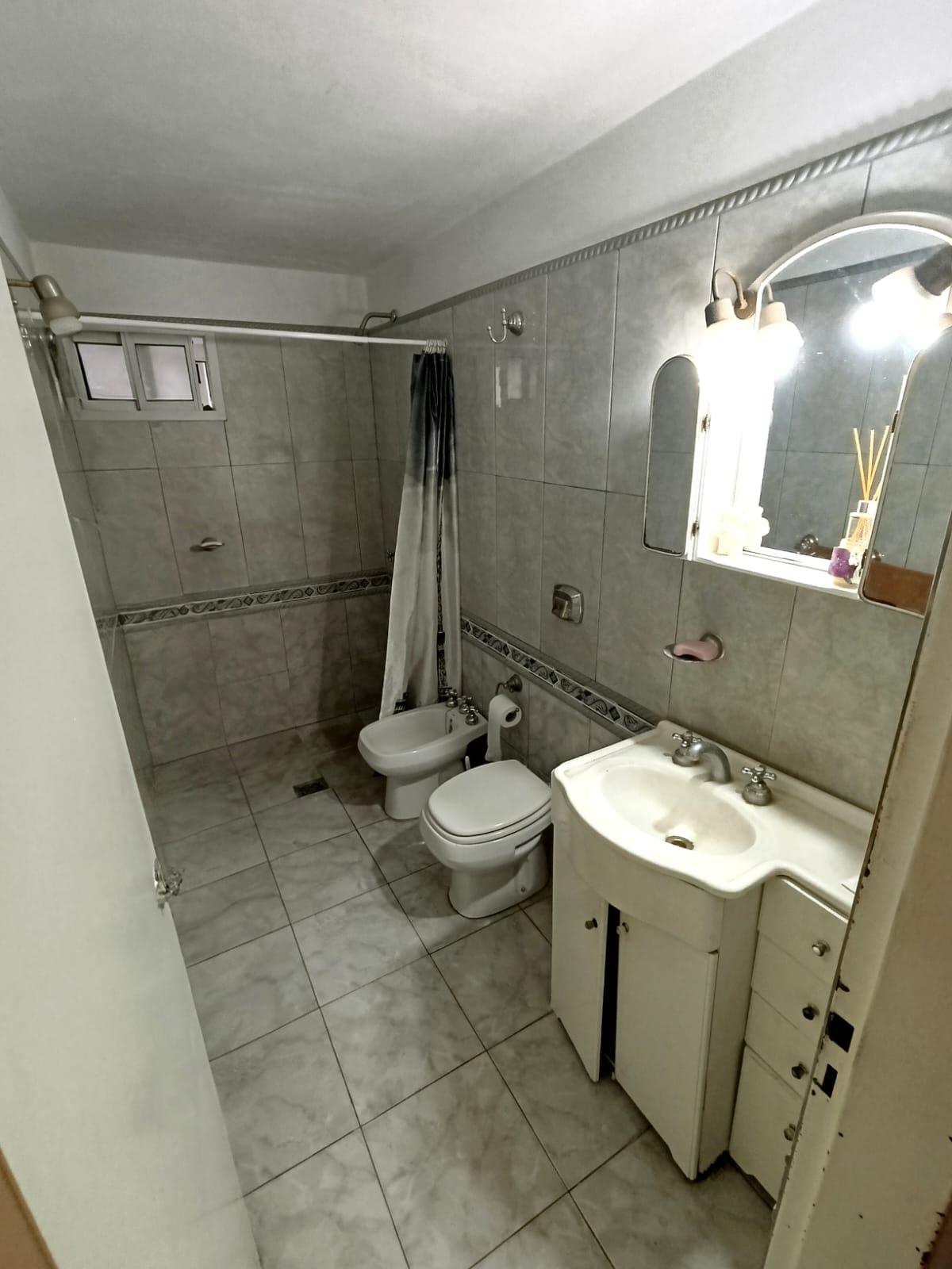 SE VENDE CASA EN ARROYITO