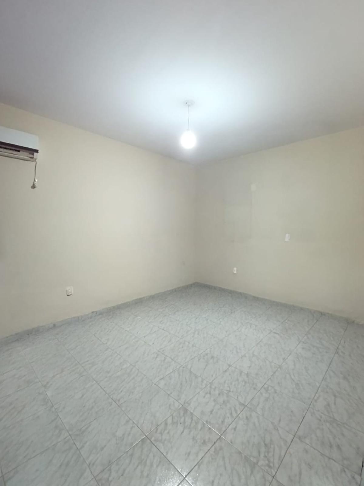 SE VENDE 2 LOCALES COMERCIALES Y 2 DEPARTAMENTOS EN ARROYITO (ZONA CENTRO)