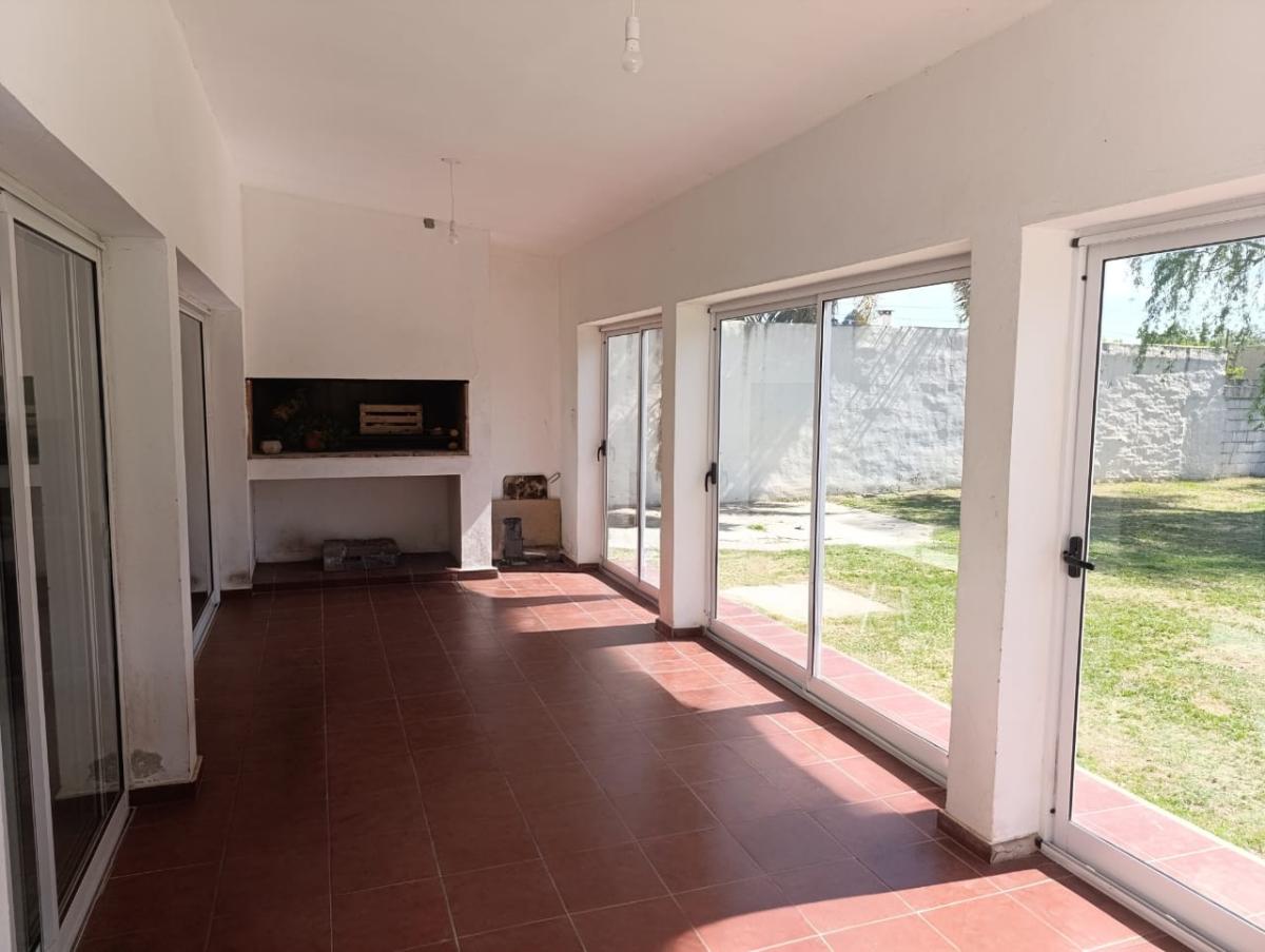 SE VENDE CASA EN ARROYITO