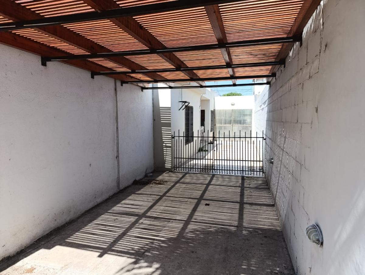 SE VENDE CASA EN ARROYITO