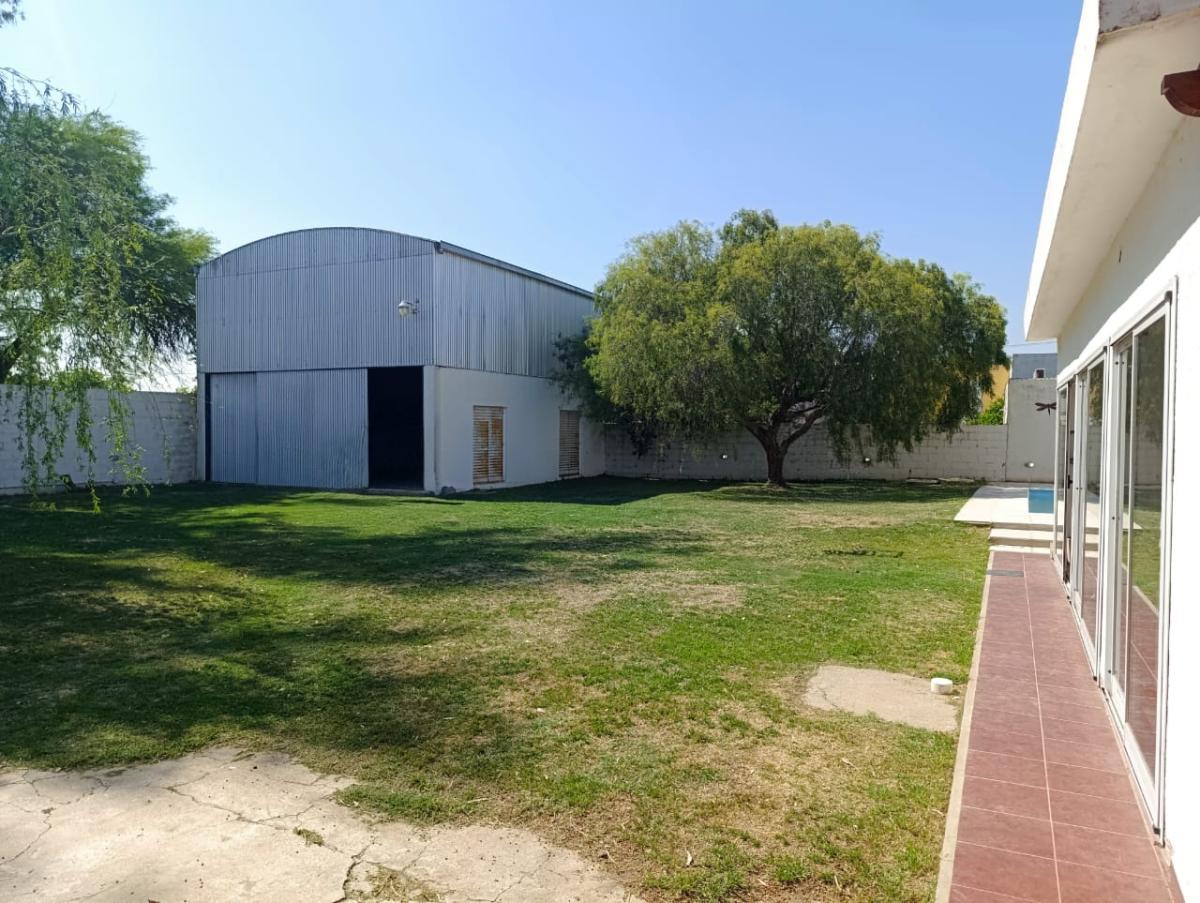 SE VENDE CASA EN ARROYITO