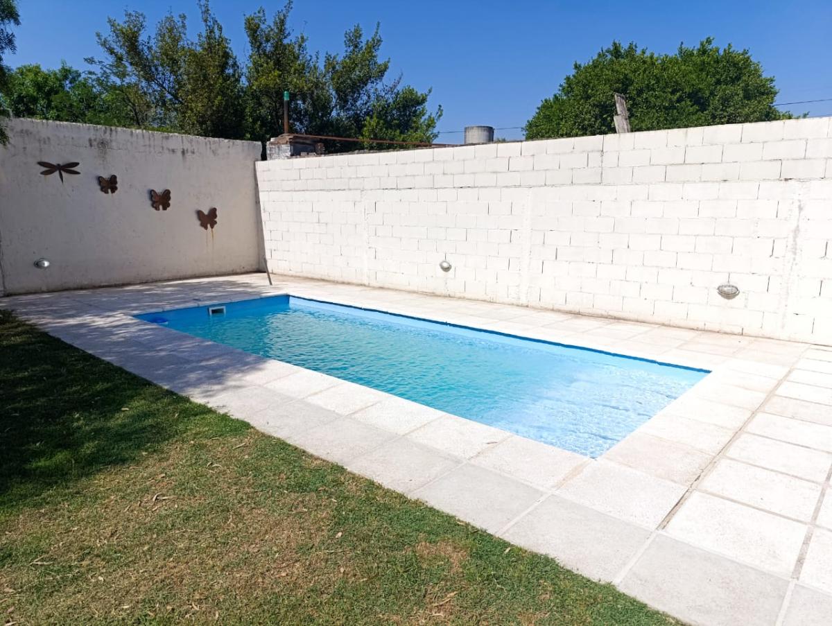 SE VENDE CASA EN ARROYITO