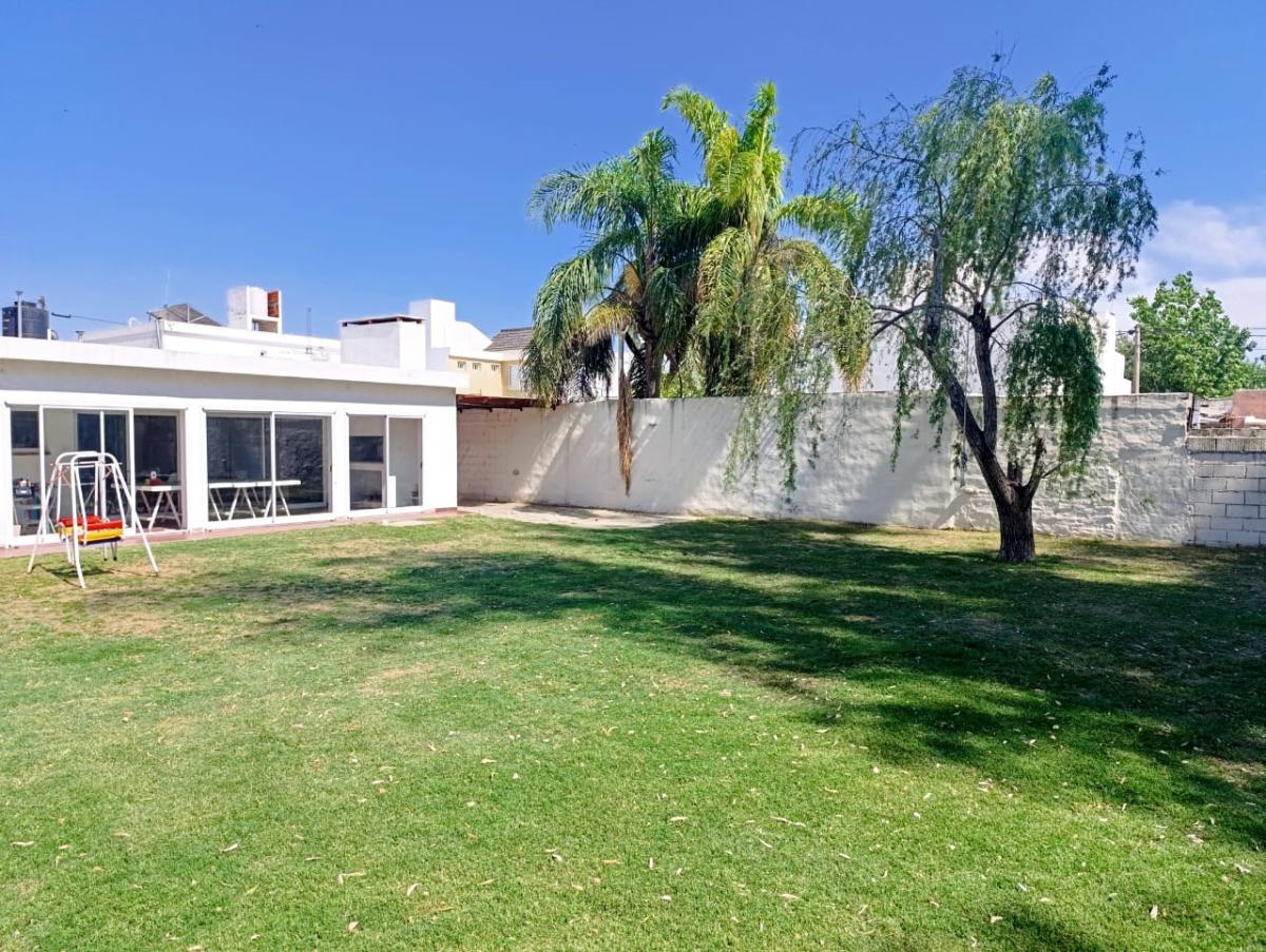 SE VENDE CASA EN ARROYITO