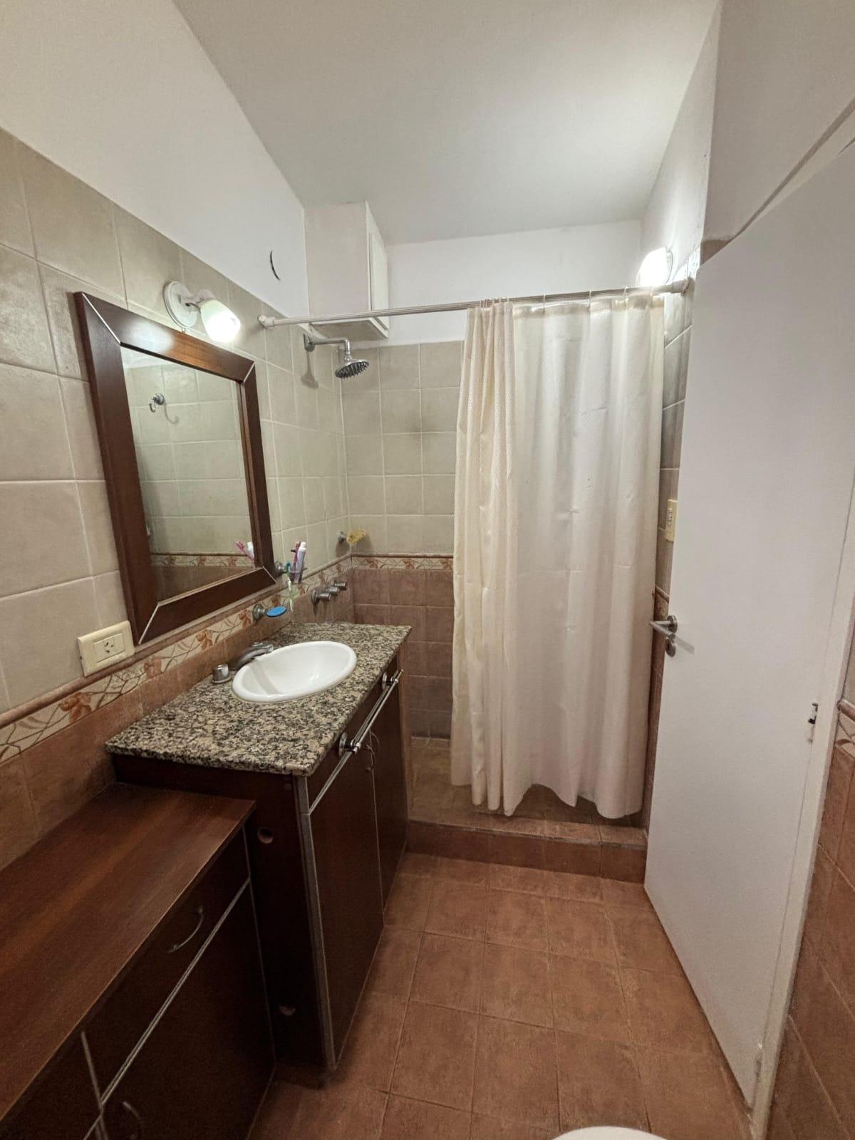 SE VENDE CASA EN ARROYITO