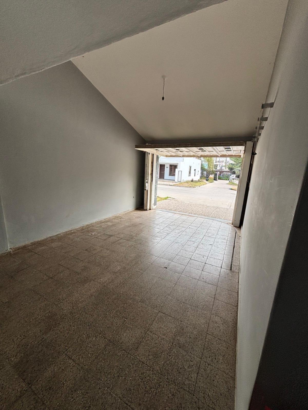 SE VENDE CASA EN ARROYITO