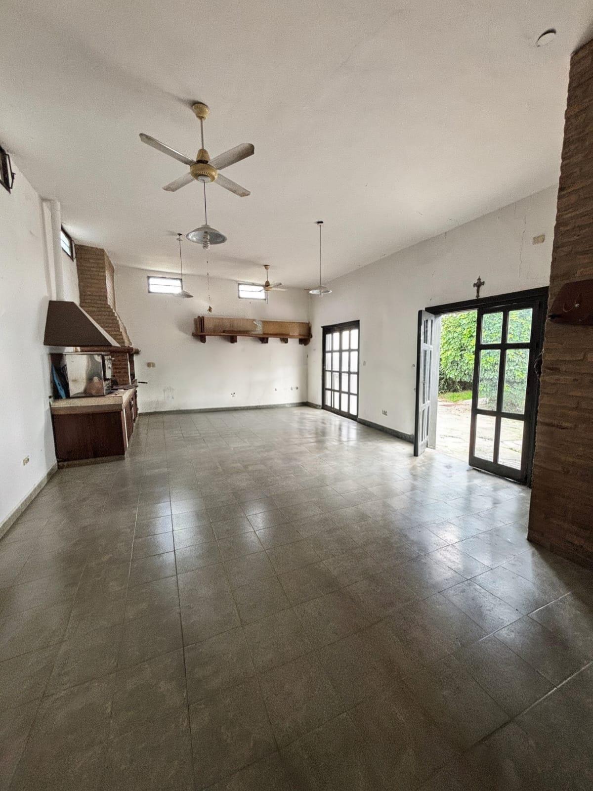SE VENDE CASA EN ARROYITO