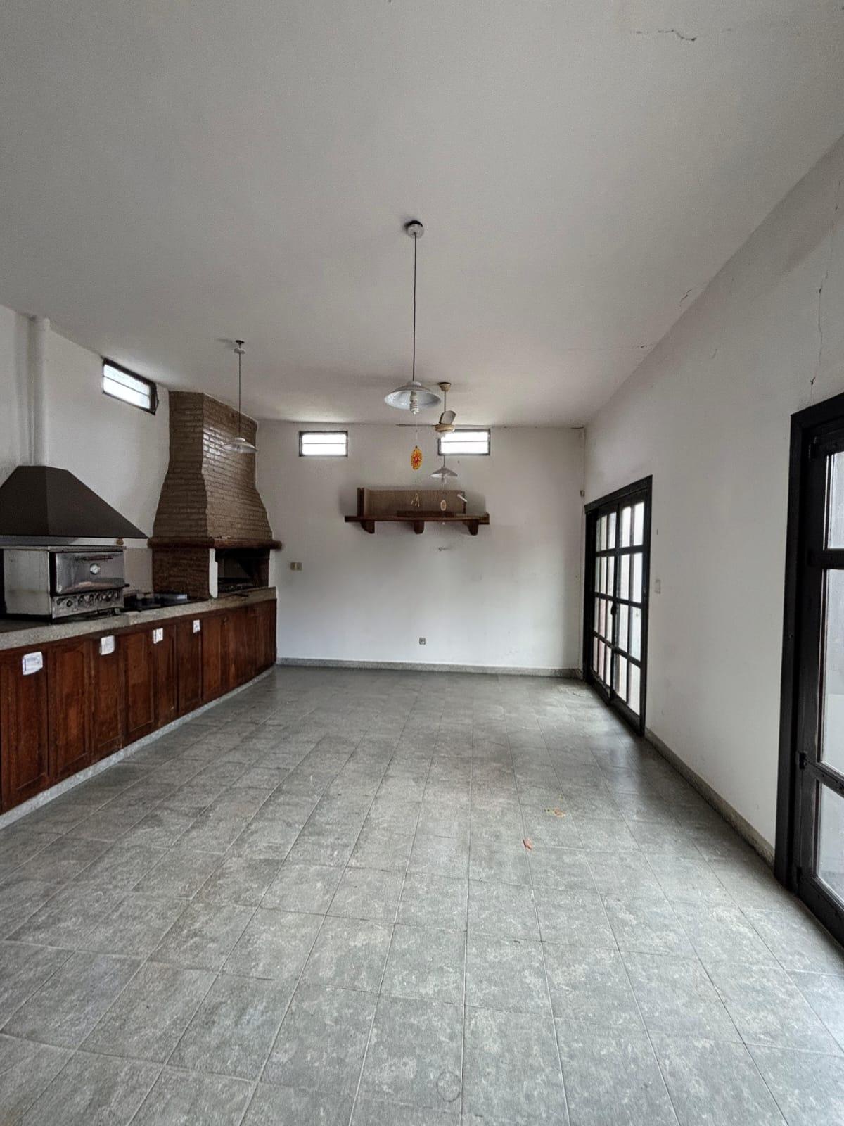 SE VENDE CASA EN ARROYITO