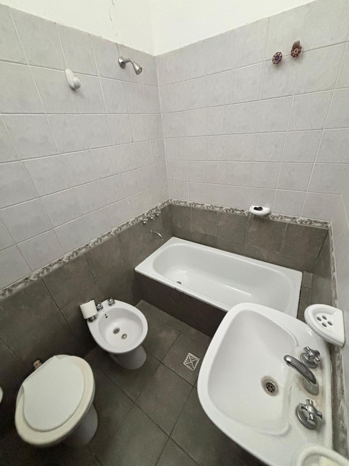 SE VENDE CASA EN ARROYITO