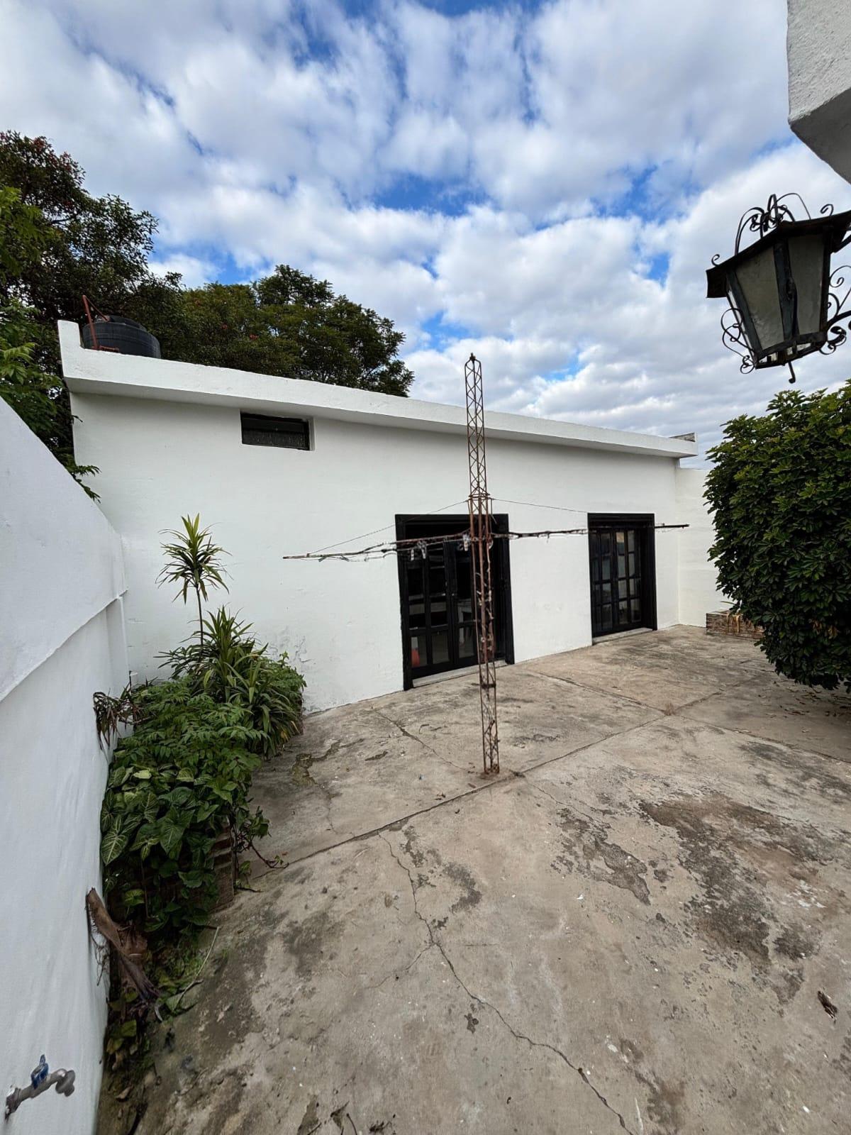 SE VENDE CASA EN ARROYITO