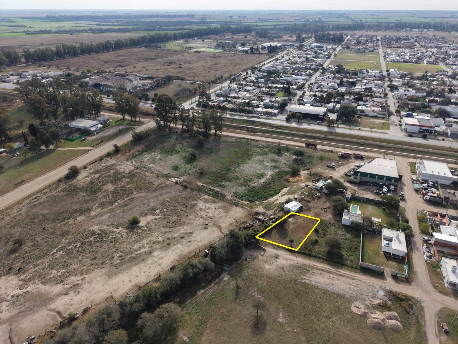 SE VENDE TERRENO ZONA SUR ARROYITO A METROS DE LA RUTA