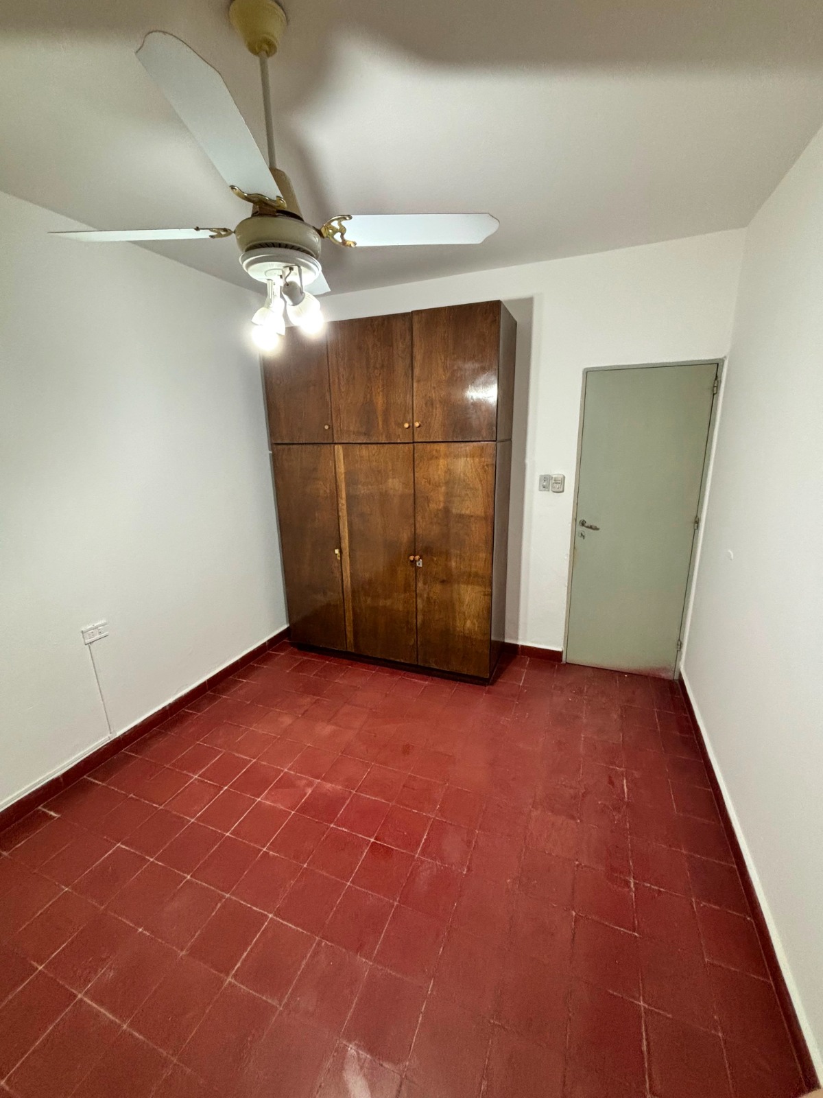 SE ALQUILA CASA 3 DORMITORIOS EN ARROYITO