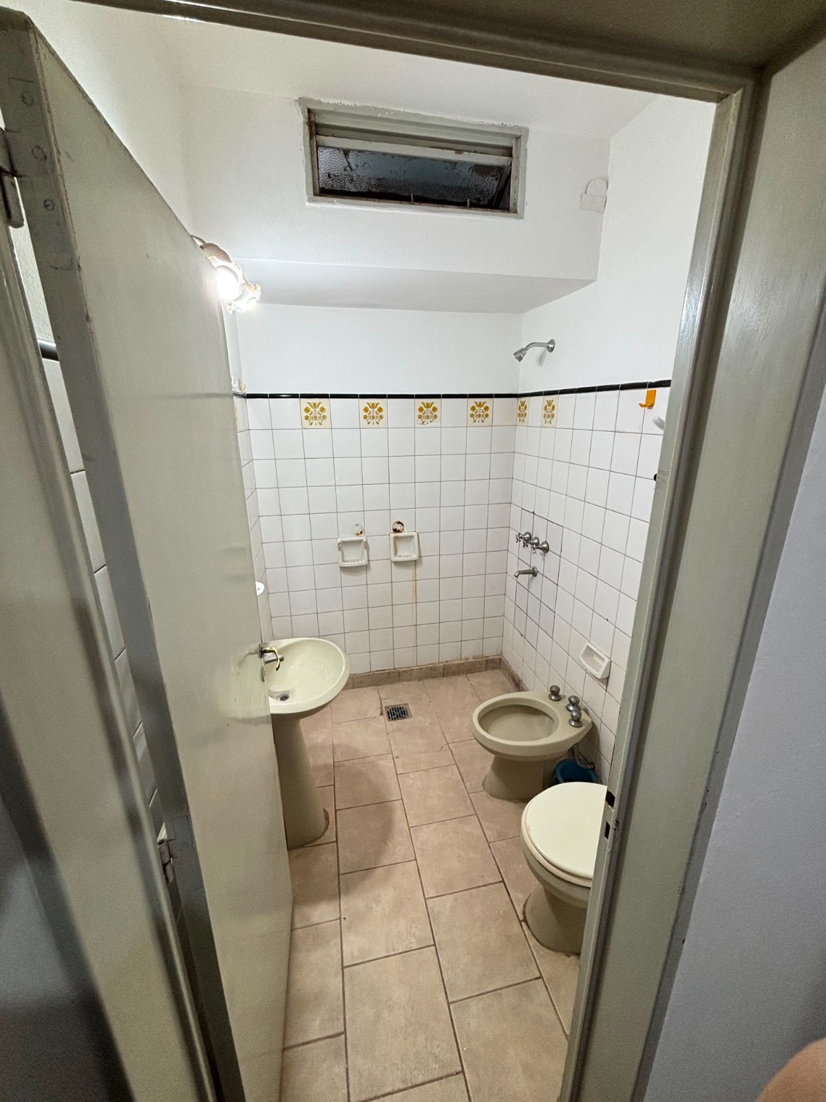 SE ALQUILA CASA 3 DORMITORIOS EN ARROYITO