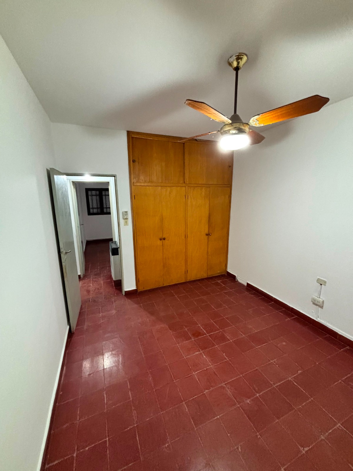 SE ALQUILA CASA 3 DORMITORIOS EN ARROYITO