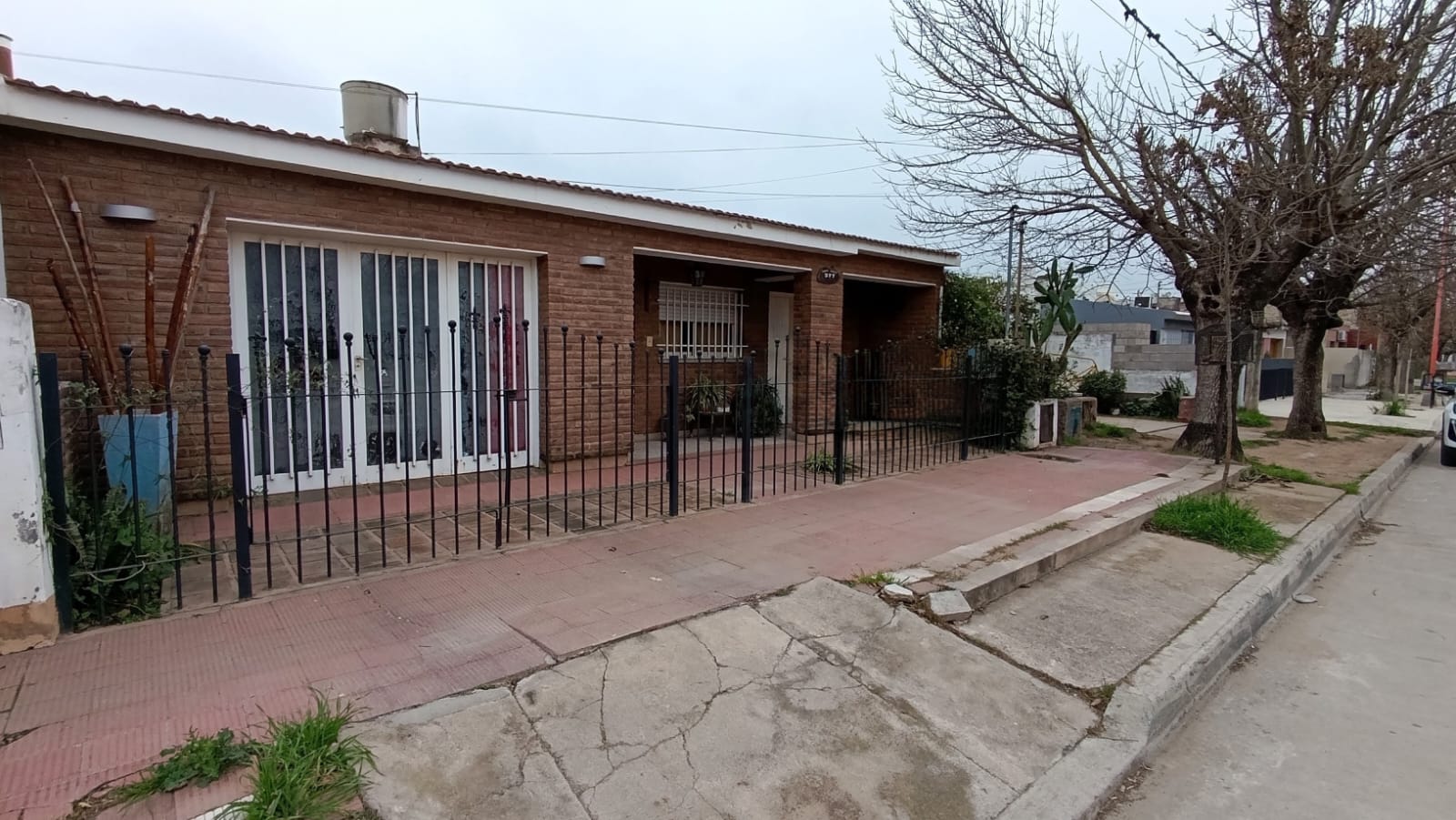 SE VENDE CASA EN ARROYITO