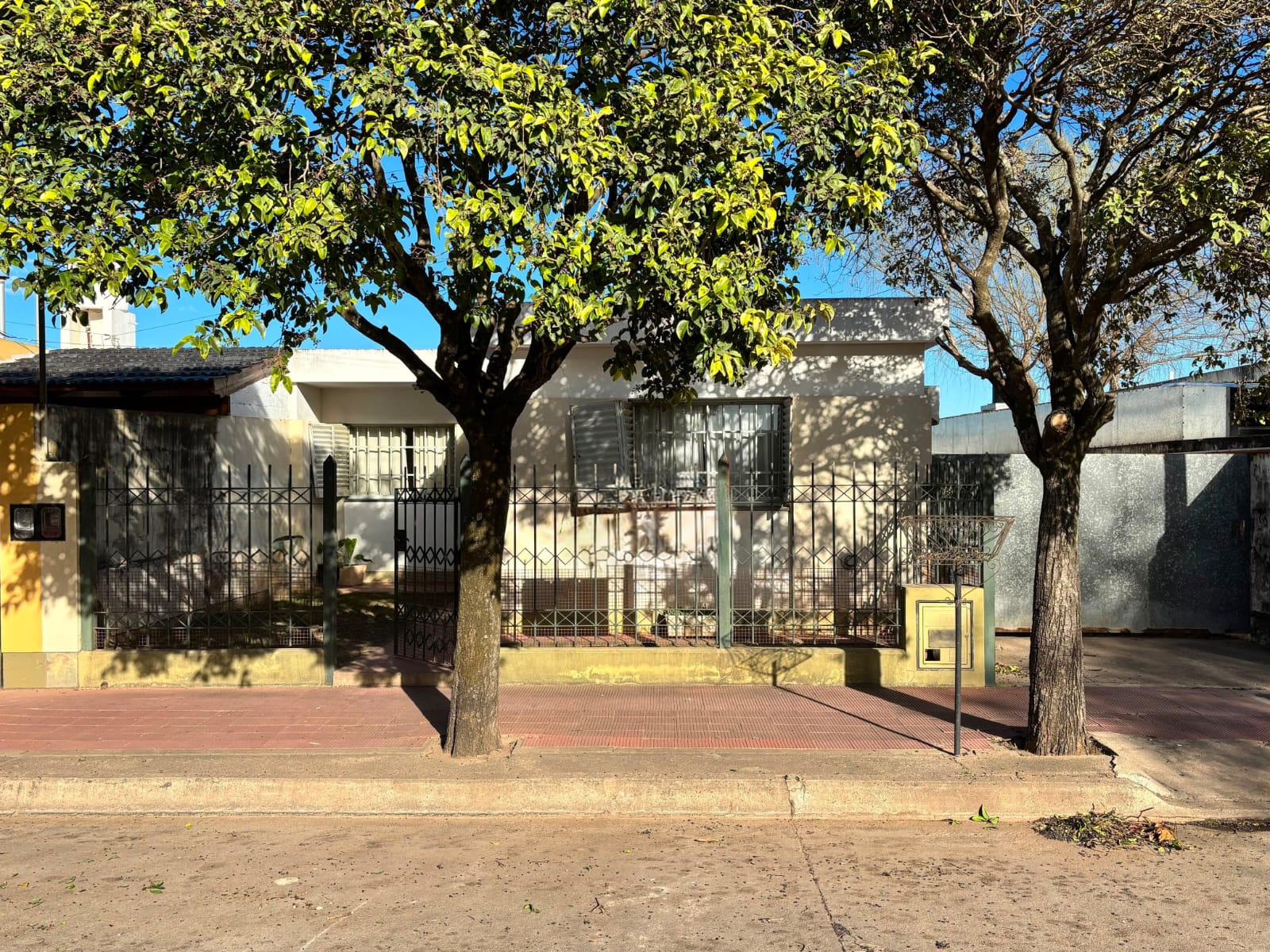 SE VENDE CASA EN ARROYITO