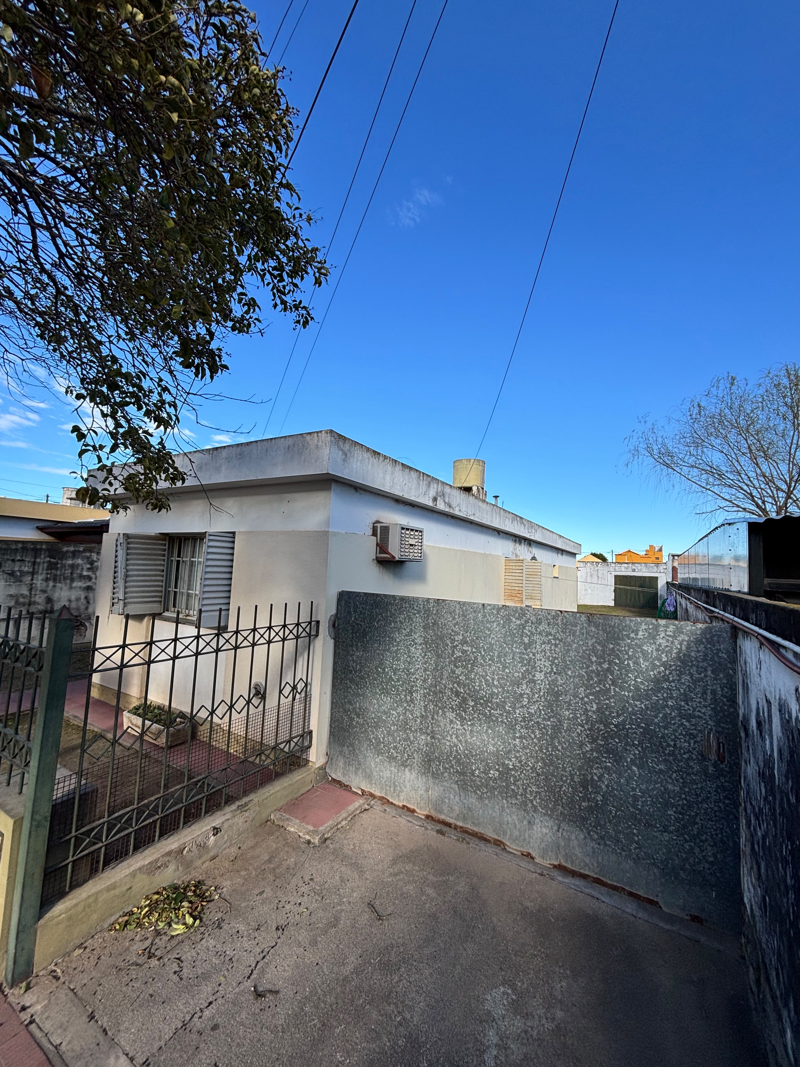 SE VENDE CASA EN ARROYITO
