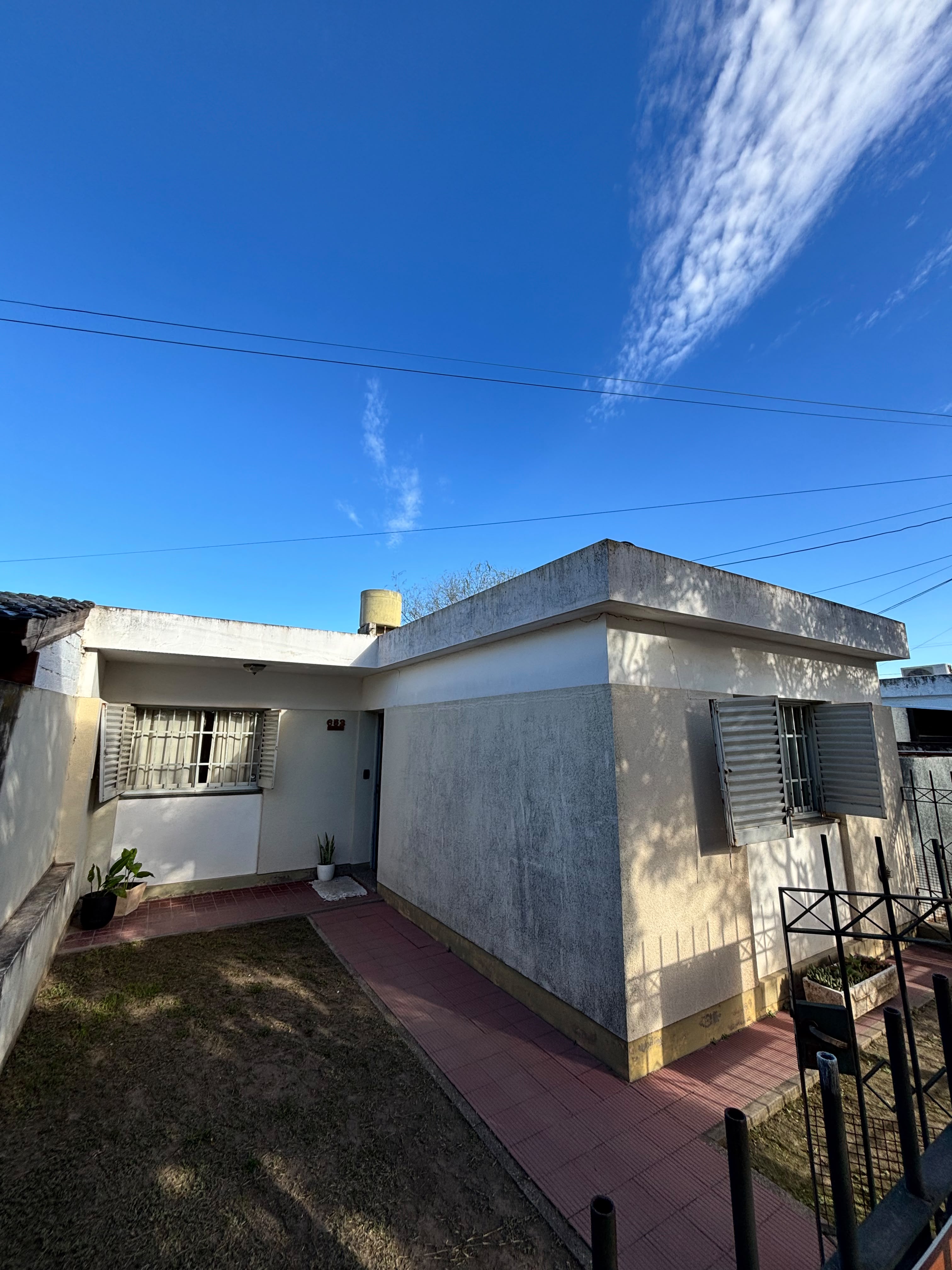 SE VENDE CASA EN ARROYITO