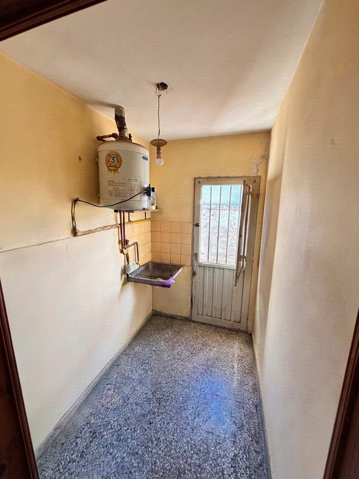 SE VENDE CASA EN ARROYITO