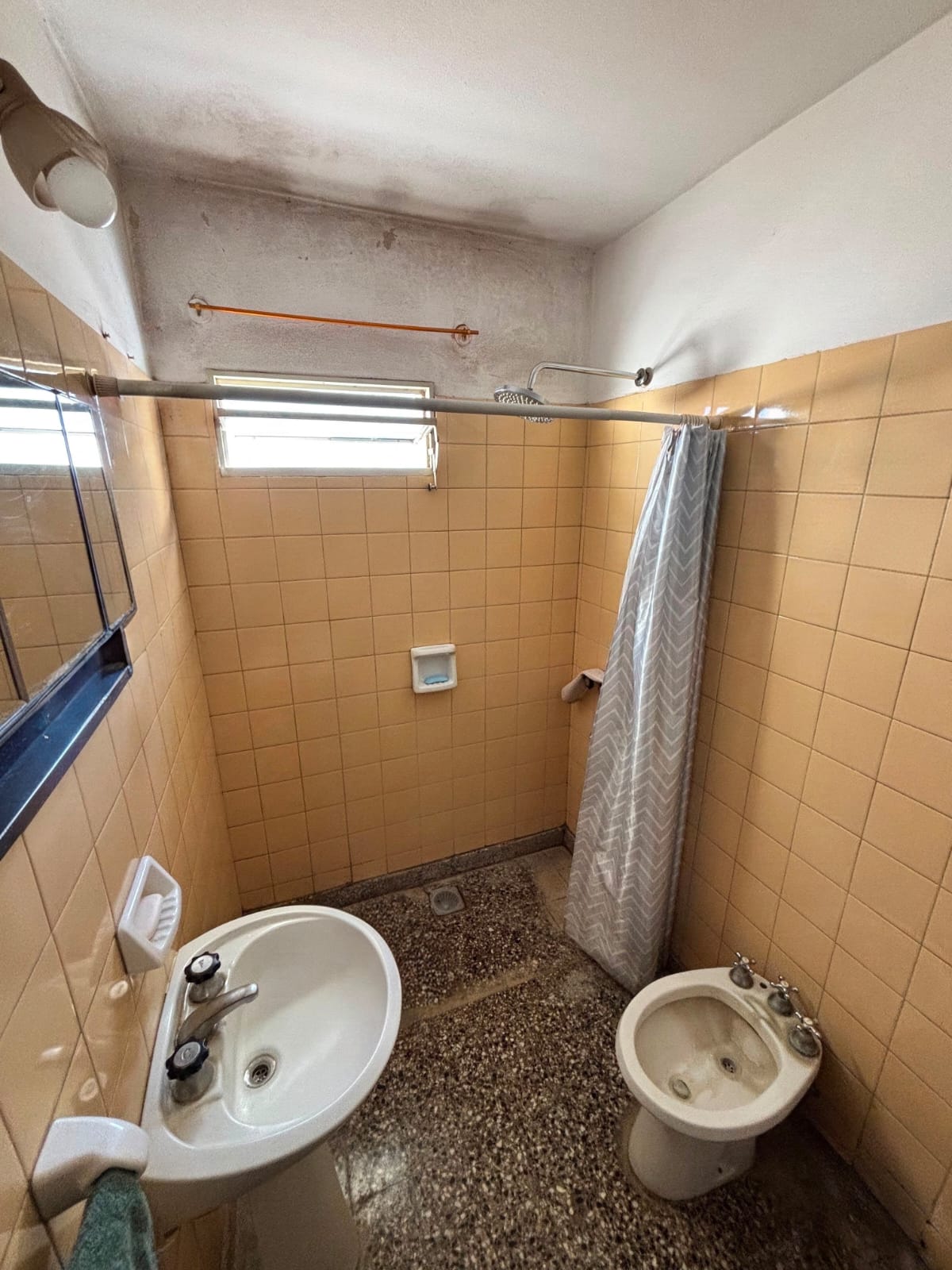 SE VENDE CASA EN ARROYITO