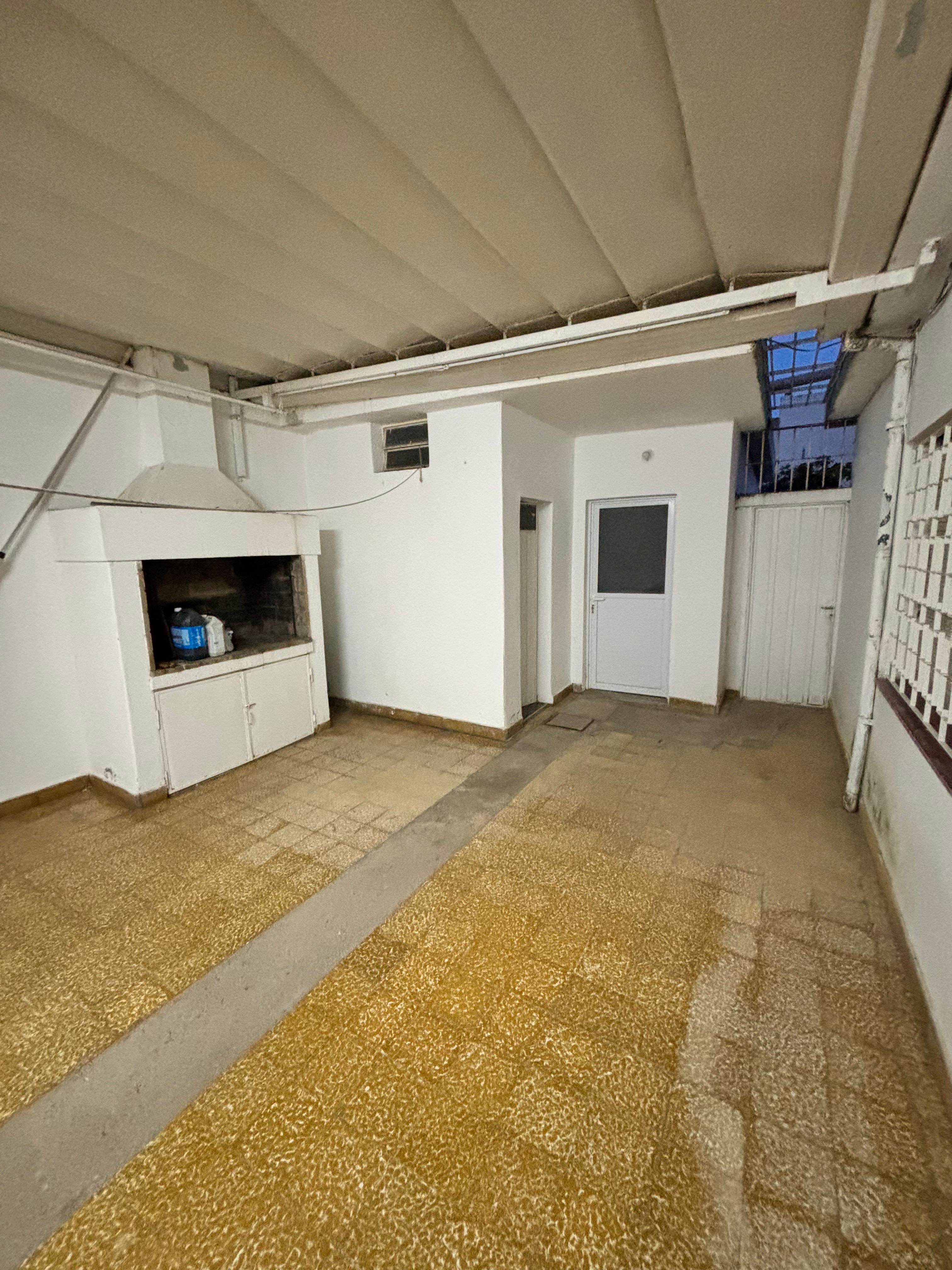 SE VENDE CASA EN ARROYITO (ZONA CENTRO)