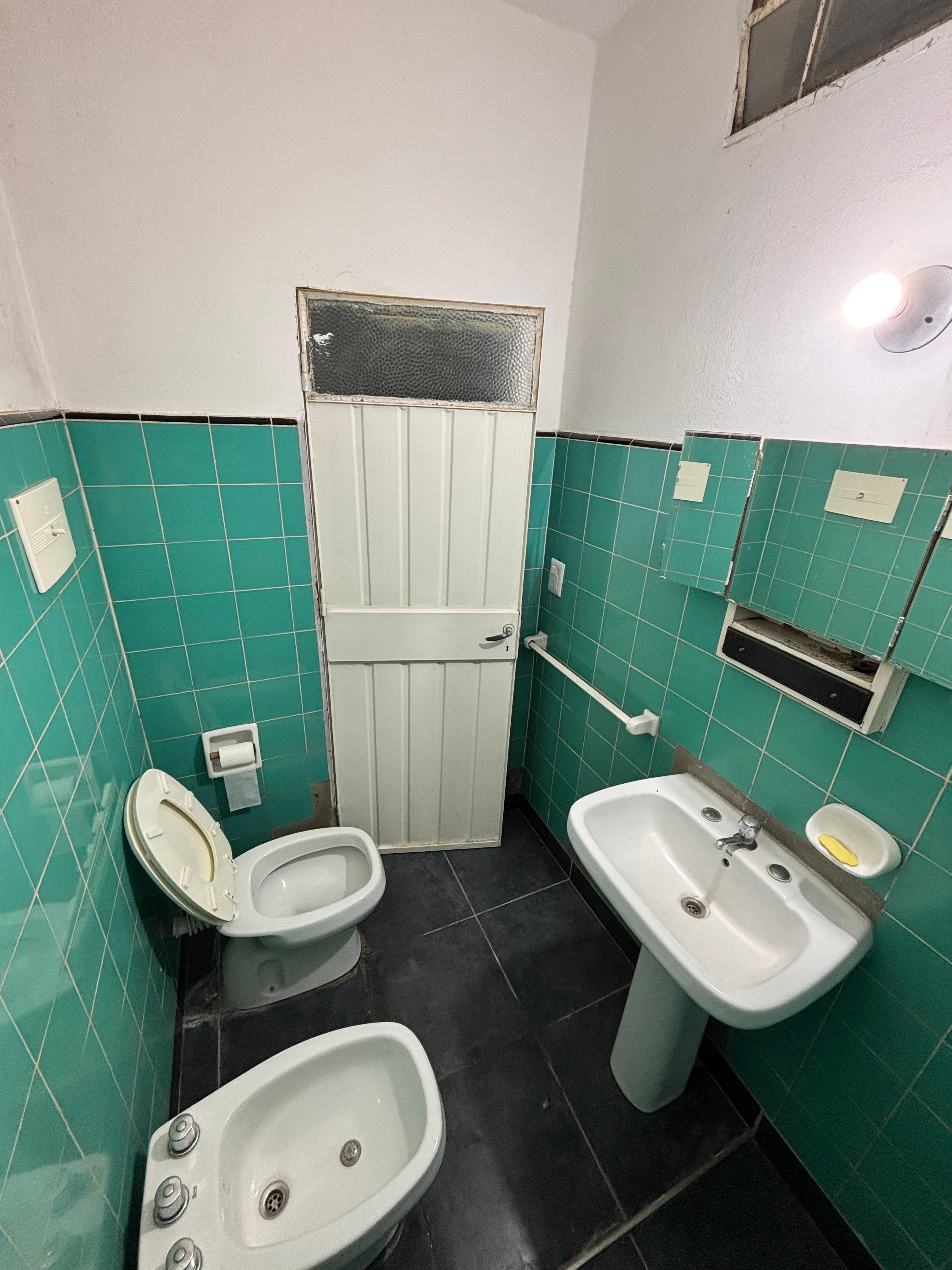SE VENDE CASA EN ARROYITO (ZONA CENTRO)
