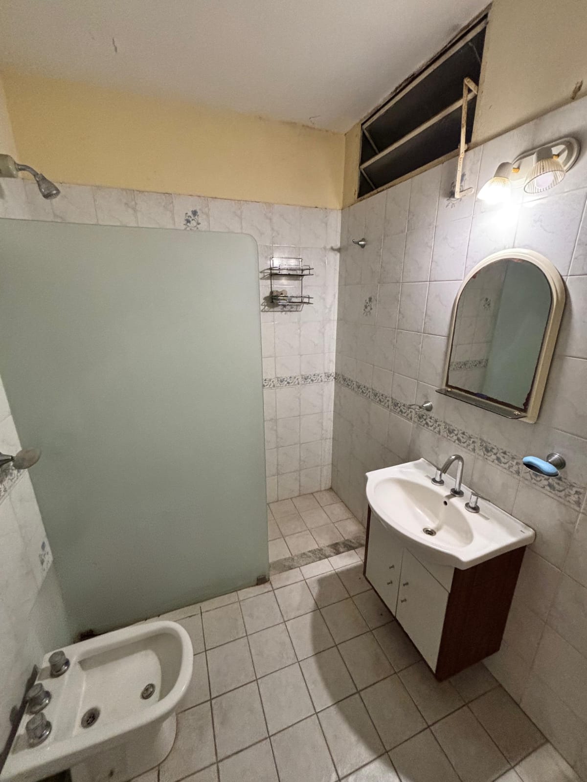 SE VENDE CASA EN ARROYITO (ZONA CENTRO)