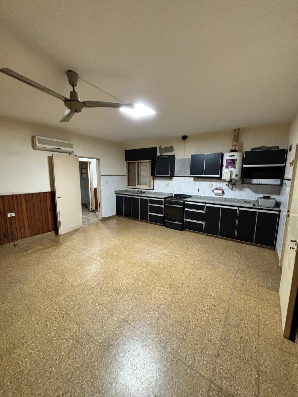 SE VENDE CASA EN ARROYITO (ZONA CENTRO)