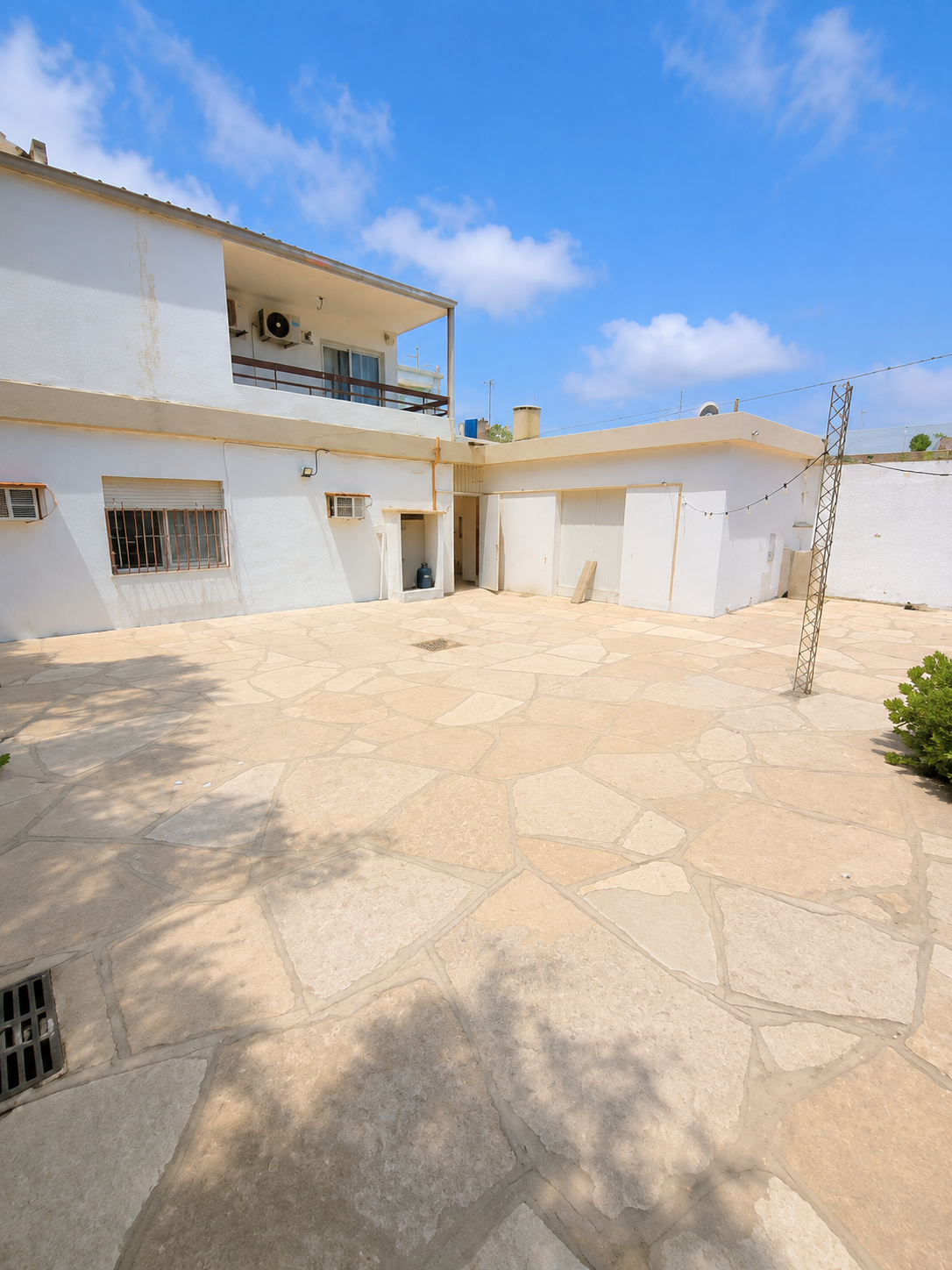 SE VENDE CASA EN ARROYITO (ZONA CENTRO)