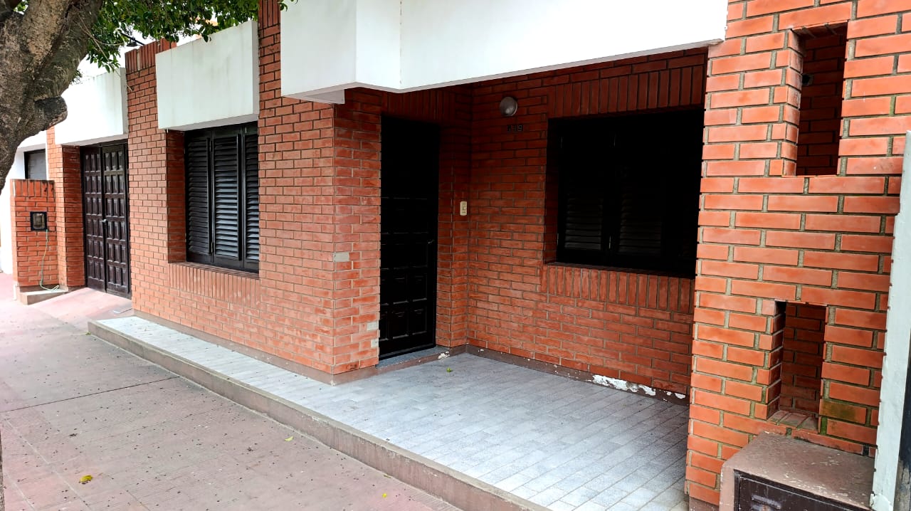 SE VENDE CASA EN ARROYITO