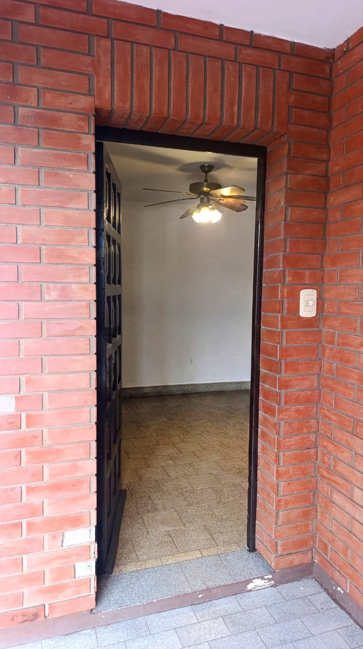 SE VENDE CASA EN ARROYITO
