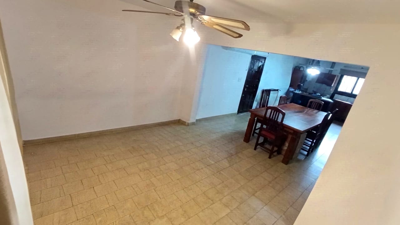 SE VENDE CASA EN ARROYITO