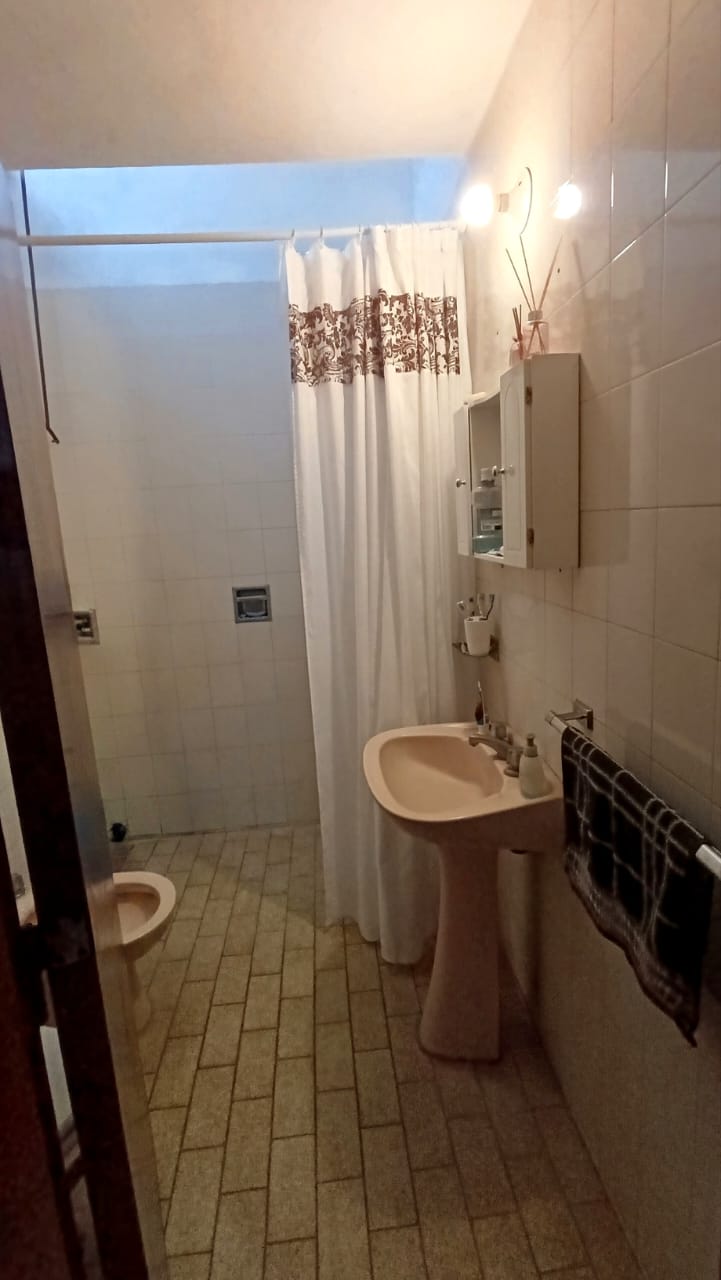 SE VENDE CASA EN ARROYITO