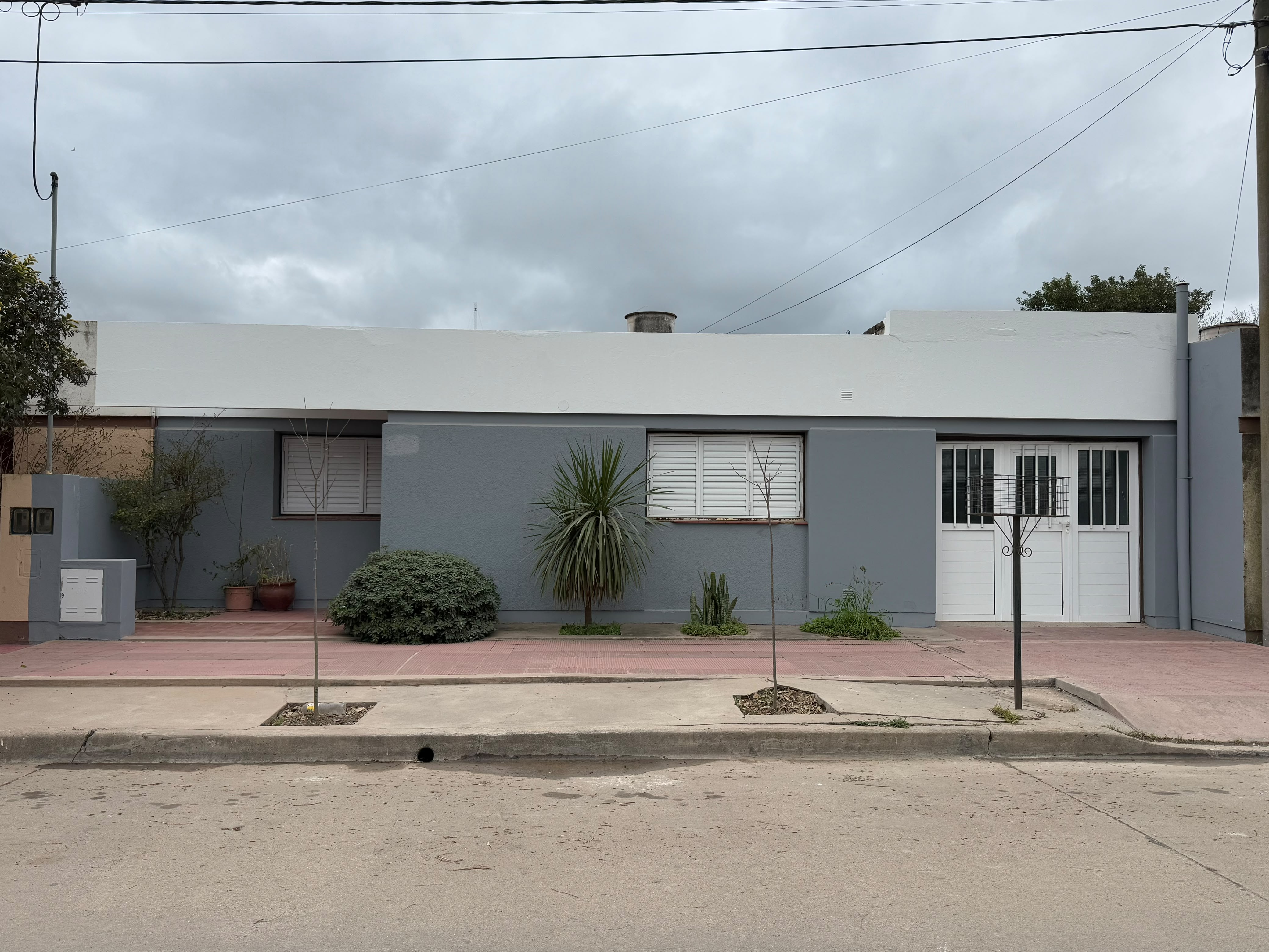 SE ALQUILA CASA 3 DORMITORIOS EN ARROYITO